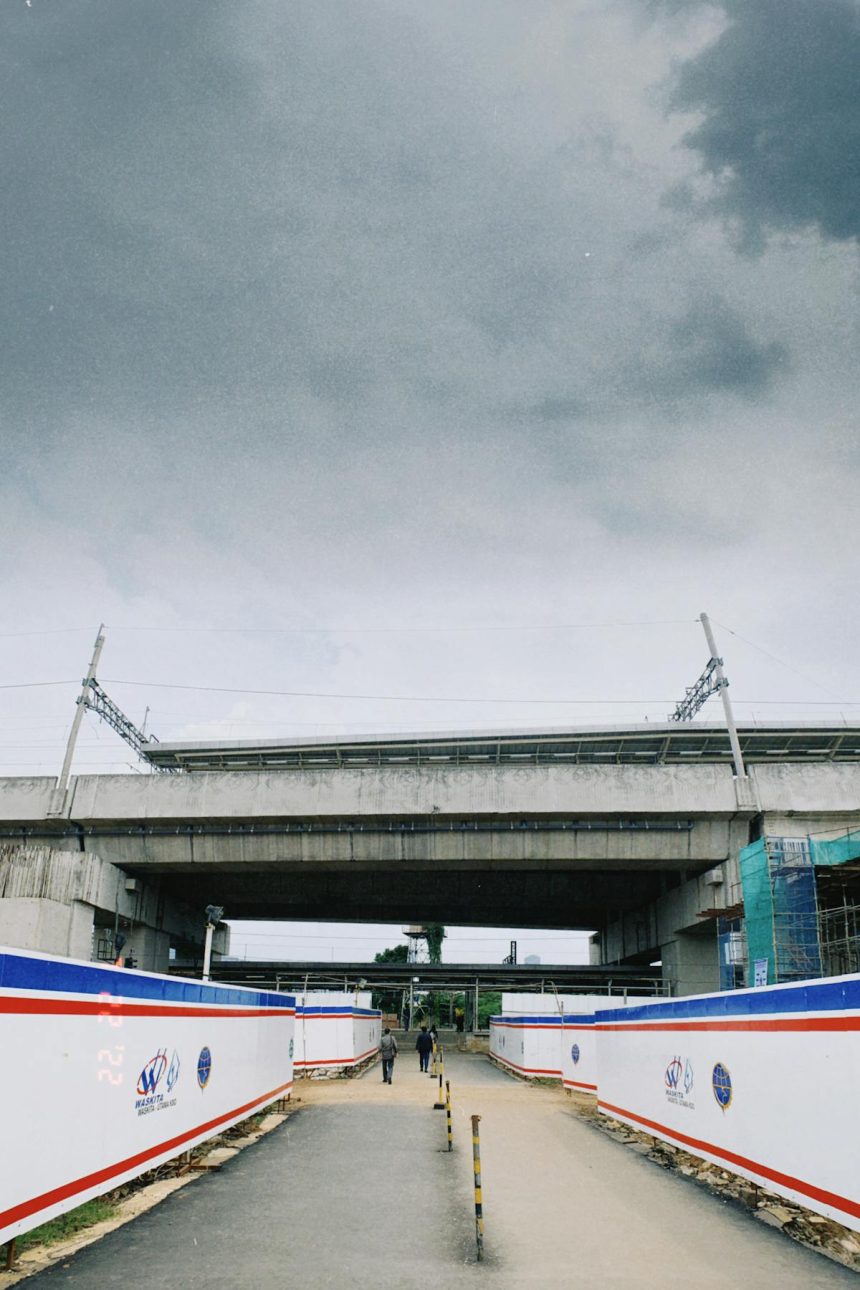 Berita: Pemerintah Targetkan Pembangunan Jalan Tol Trans-Sumatera Selesai 2026